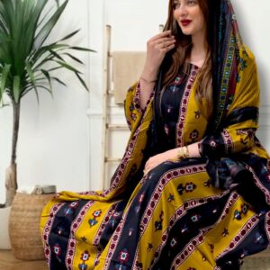 ثوب باللونين الأصفر والأسود مصنوع من القطن بتصميم جميل مع شيلة مطابقة مخيطة على الطراز الظفاري