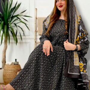 ثوب أبيض وأسود مصنوع من القطن بتصميم جميل مطبوع مع شيلة متناسقة مخيطة على الطراز الظفاري