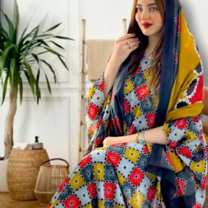 ثوب متعدد الألوان مصنوع من القطن مع تصميم زهور جميل مطبوع مع شيله مطابقة مخيطة على طراز الظفاري