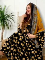 ثوب أسود اللون مصنوع من القطن مع تصميم زهور جميل مطبوع مع شيله مطابقة مخيطة على طراز ظفري