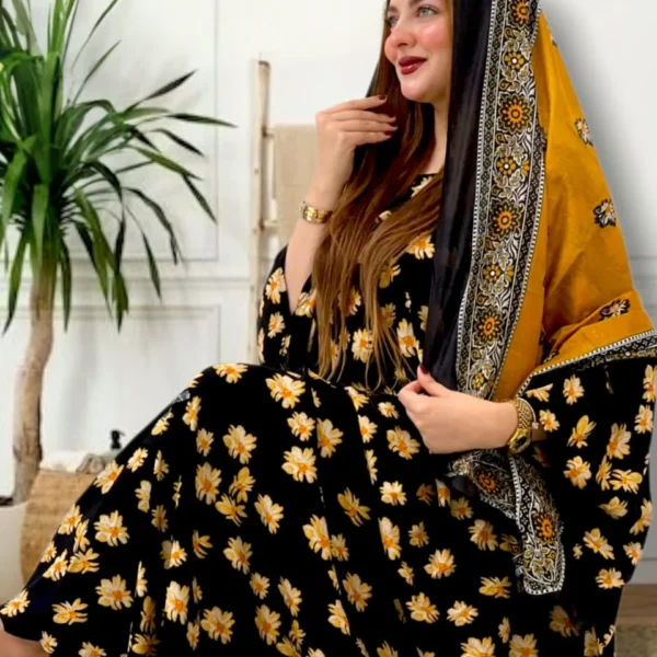 ثوب أسود اللون مصنوع من القطن مع تصميم زهور جميل مطبوع مع شيله مطابقة مخيطة على طراز ظفري