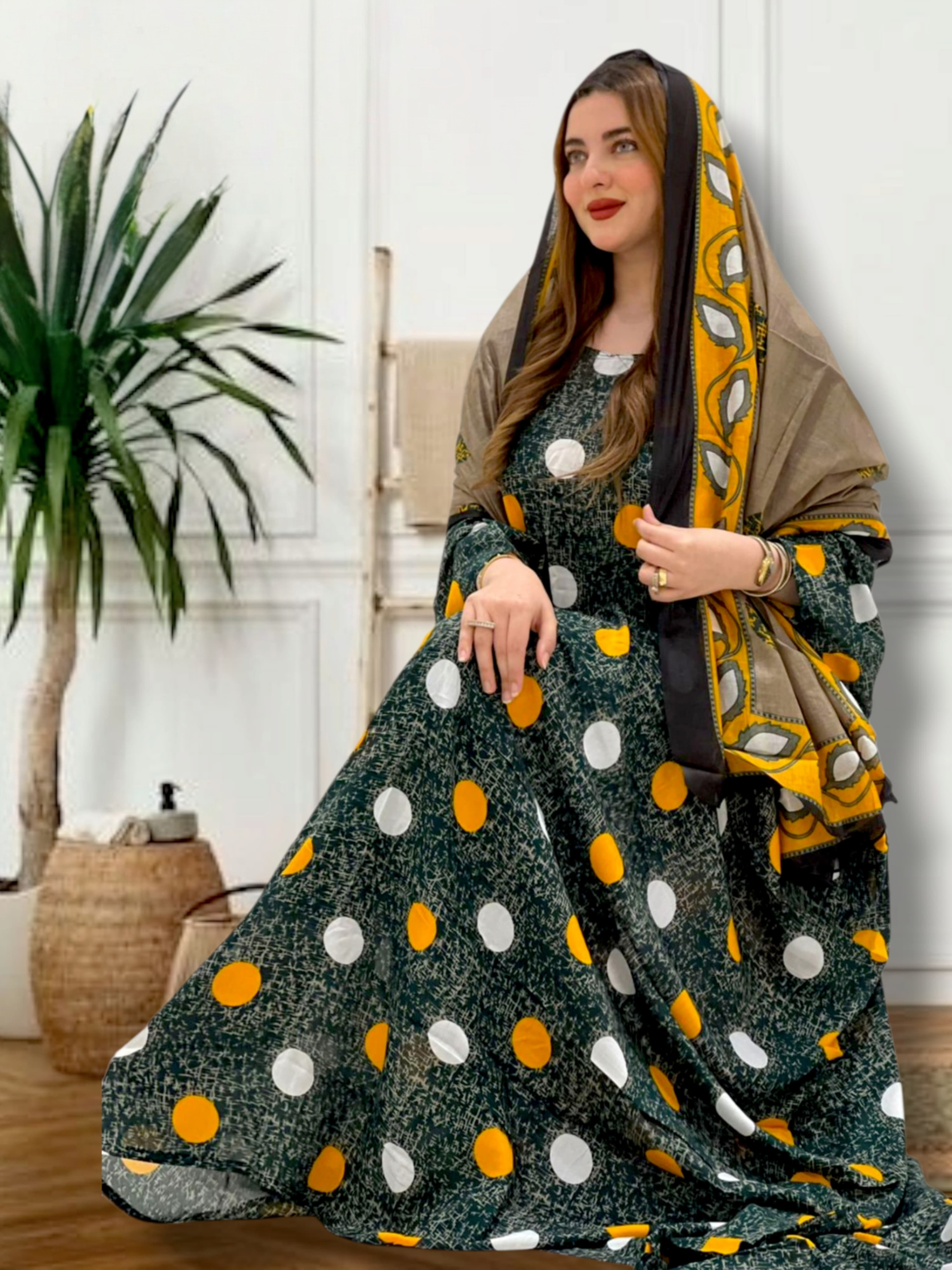 ثوب بلونأخضر مصنوع من القطن بتصميم بولكا جميل مطبوع مع شيلة مطابقة مخيطة على طراز ظفاري