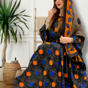 ثوب بلون أسود مصنوع من القطن بتصميم بولكا جميل مطبوع مع شيلة مطابقة مخيطة على طراز ظفاري