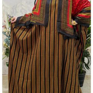 ثوب الأسود والأصفر اللون مصنوع من القطن بتصميم جميل مطبوع عليه شيلة مطابقة مخيطة على الطراز الظفاري