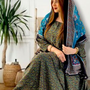 ثوب متعدد الألوان مصنوع من القطن مع تصميم زهور جميل مطبوع مع شيلة مطابقة مخيطة على طراز ظفاري