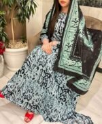 ثوب الأخضر البحري اللون مصنوع من القطن بتصميم جميل مطبوع بشيلة متناسقة ومخيطة على الطراز الظفاري