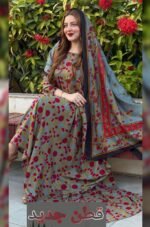 ثوب رمادي اللون مصنوع من القطن بتصميم جميل مطبوع عليه شيلة متناسقة مخيطة على الطراز الظفاري