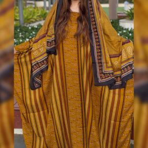 ثوب بلون الخردل مصنوع من القطن بتصميم جميل مطبوع بشيلة متناسقة ومخيطة على الطراز الظفاري