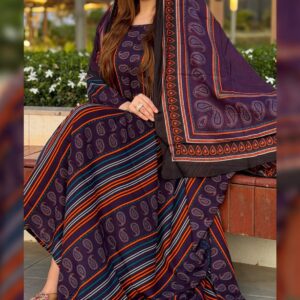 ثوب بلون أرجواني مصنوع من القطن بتصميم جميل مطبوع بشيلة متناسقة ومخيطة على الطراز الظفاري