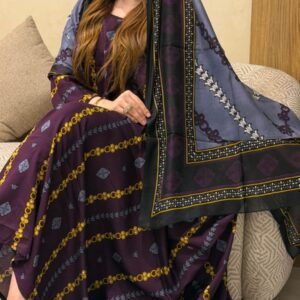 ثوب أرجواني مصنوع من القطن بتصميم جميل مطبوع، مزود بشيلة مطابقة مخيط على الطراز الظفاري