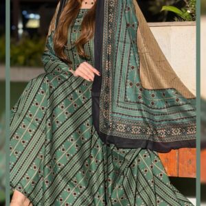 ثوب أخضر اللون مصنوع من القطن بتصميم جميل مطبوع، مزود بشيلة مطابقة مخيط على الطراز الظفاري