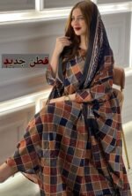 ثوب مصنوع من القطن بتصميم جميل مطبوع عليه شيلة متناسق، متوفر بنمط الظفاري والجلابية