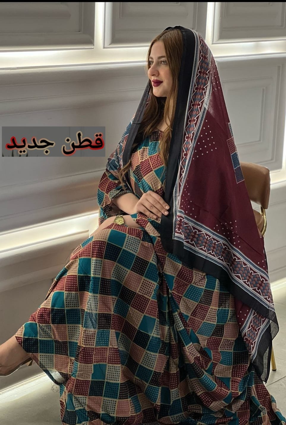 WhatsApp Image 2026-08-01 at 9.52.01 PM (1) ثوب مصنوع من القطن بتصميم جميل مطبوع عليه شيلة متناسق، متوفر بنمط الظفاري والجلابية - الصورة 1