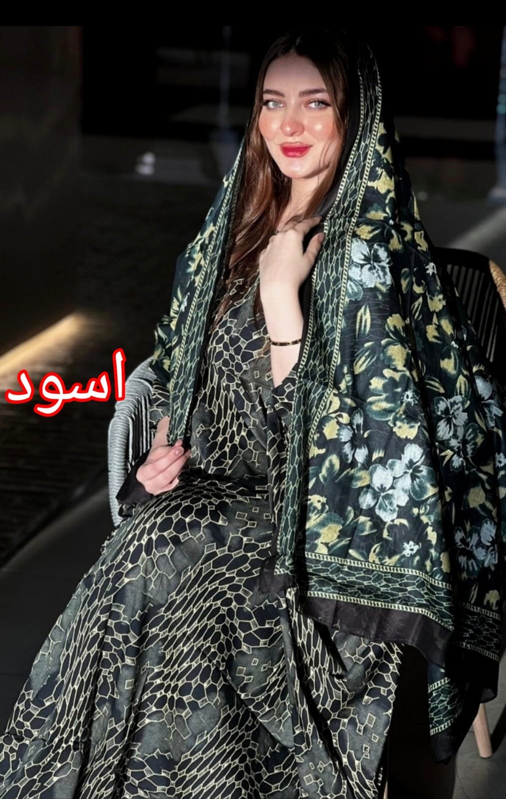 WhatsApp Image 2026-08-23 at 1.41.34 PM ثوب مصنوع من القطن بتصميم جميل مطبوع عليه شيلة متناسق، متوفر بنمط الظفاري والجلابية - الصورة 1